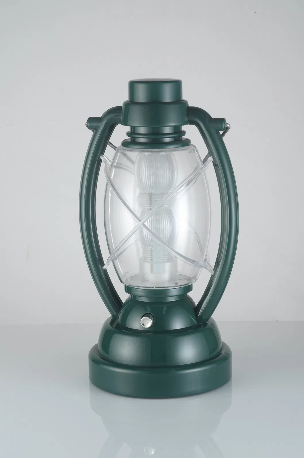 Portable Retro Style Camping Handheld Lantern with High Brightness for Fishing